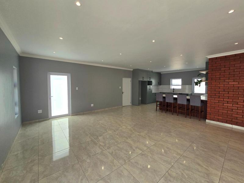3 Bedroom Property for Sale in Golden Mile Western Cape